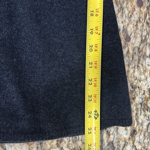 Vince Charcoal Gray Cashmere Half Sleeve V-neck Babydoll Sweater Size XS - Picture 7 of 7